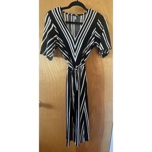 Black & White Stripe H&M dress.  HAS POCKETS!! Size XS